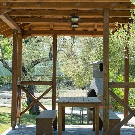 Garden House Psarogiannis Apartment